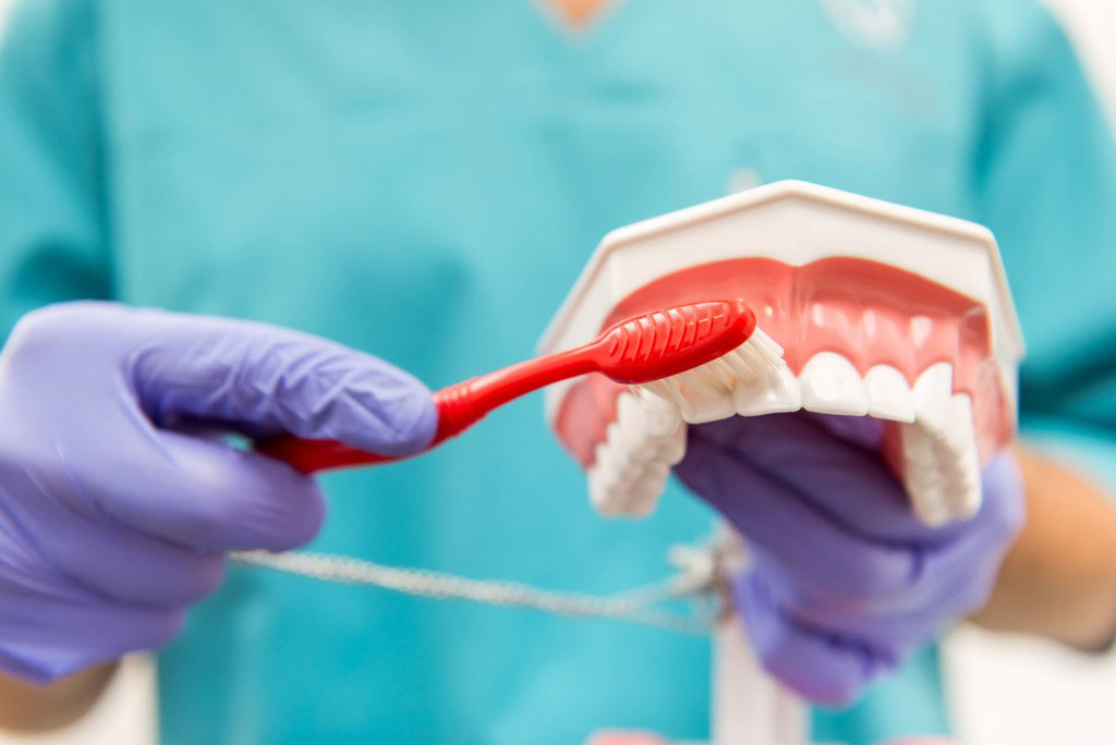 How To Clean Your Dentures